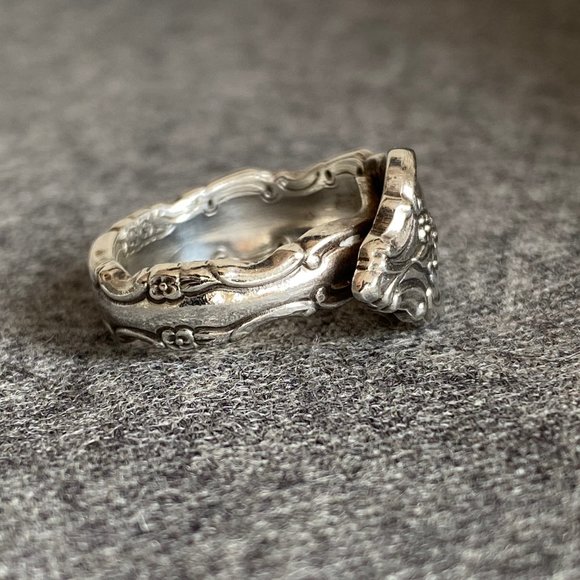 International Deep Silver Spoon Style Ring - Picture 4 of 4